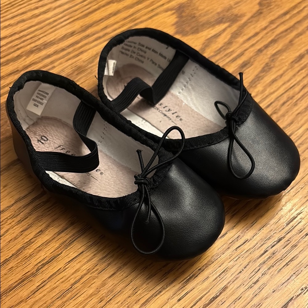 Black Ballet Flats